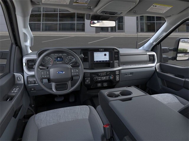 2025 Ford F-350 photo 4