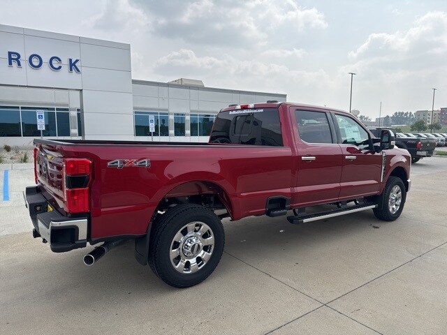 2026 Ford F-350 Lariat photo 3