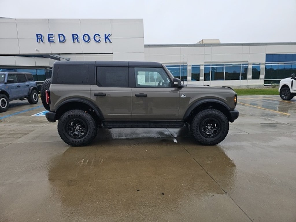New 2025 Ford Bronco Outer Banks SUV