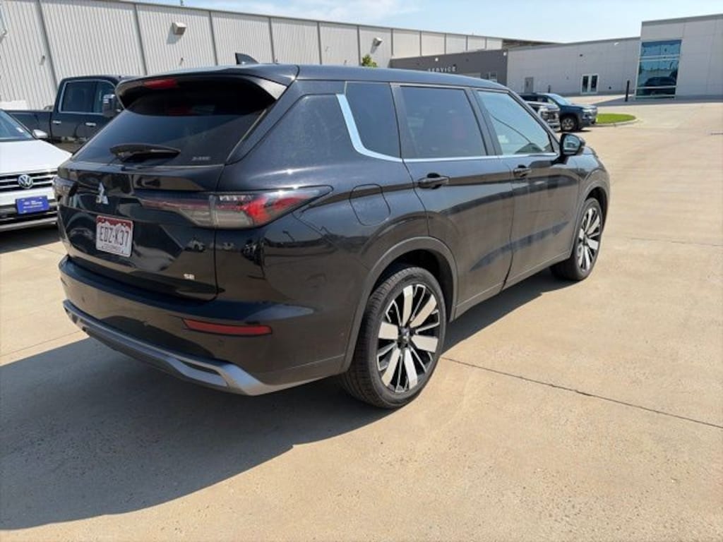 Certified 2025 Mitsubishi Outlander SE SUV
