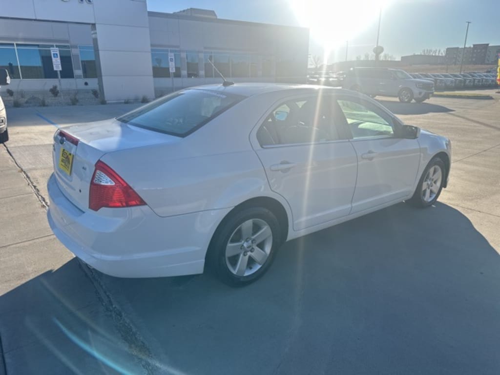 Used 2011 Ford Fusion SE Sedan