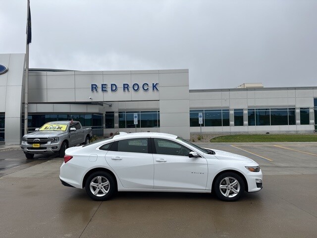 Used 2024 Chevrolet Malibu 1LT with VIN 1G1ZD5STXRF126126 for sale in Dickinson, ND