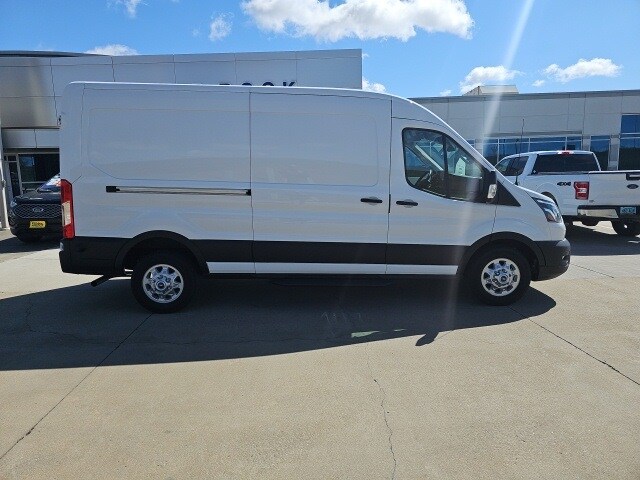 2024 Ford Transit photo 2
