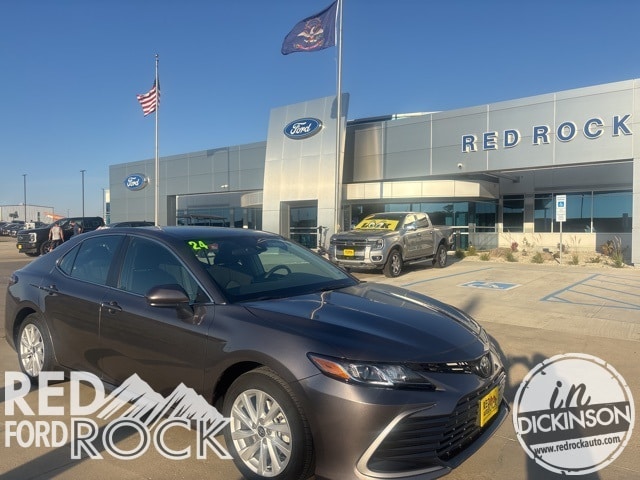 2024 Toyota Camry LE's photo