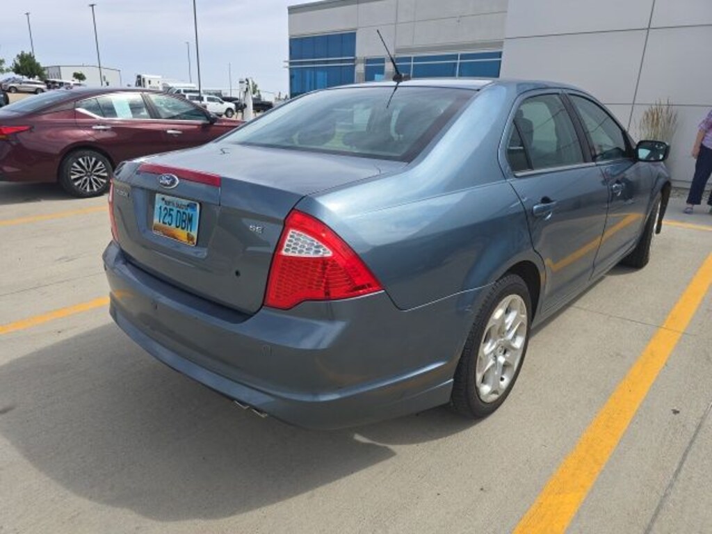 Used 2011 Ford Fusion SE Sedan