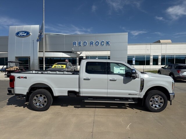 2026 Ford F-350 Lariat photo 2