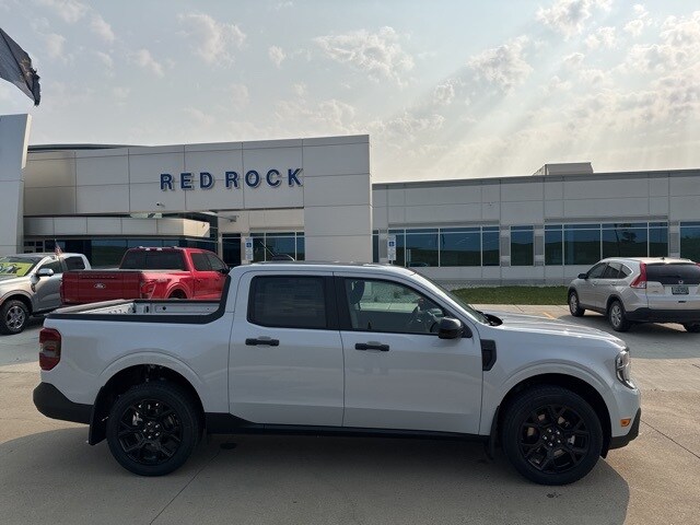 2025 Ford Maverick XLT photo 2