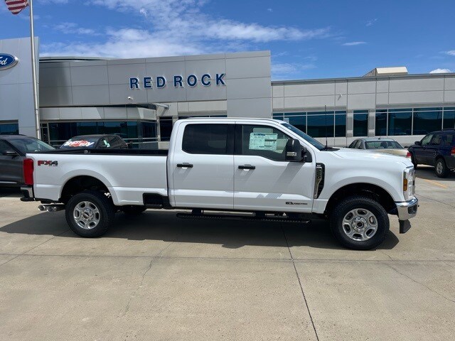 2025 Ford F-250 XLT photo 2