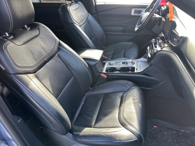 2022 Ford Explorer ST photo 4
