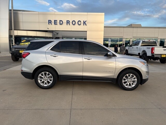2019 Chevrolet Equinox LT photo 2