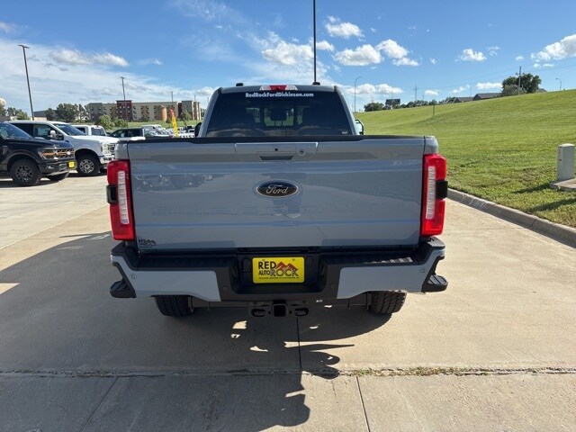 2025 Ford F-350 Lariat photo 2