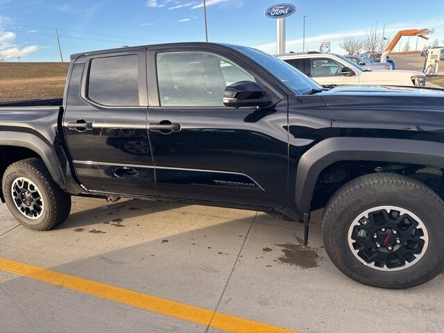 2024 Toyota Tacoma TRD Pro photo 4