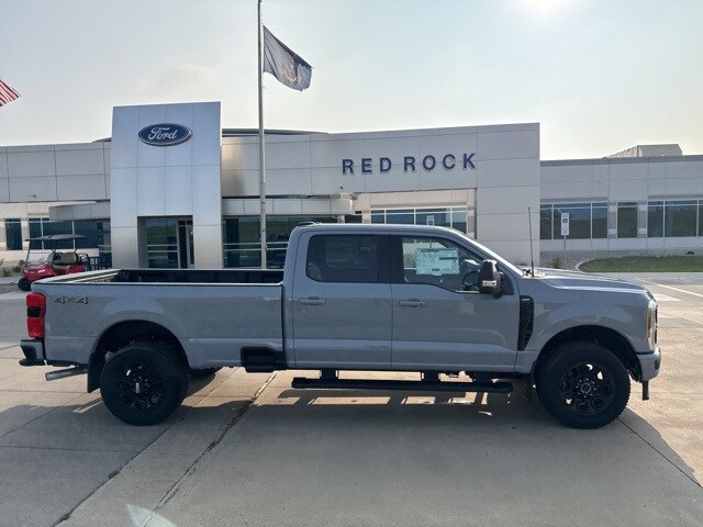 2026 Ford F-250 Lariat photo 2