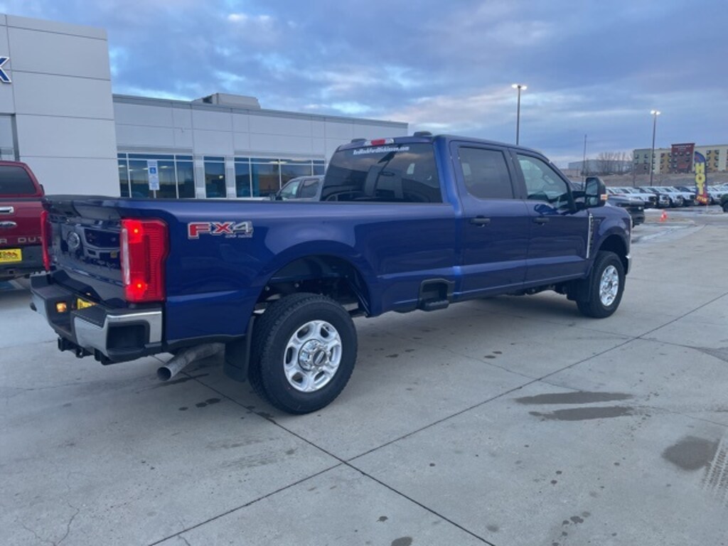 New 2026 Ford F-350 XLT Truck Crew Cab