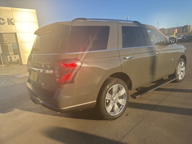 2024 Ford Expedition King Ranch photo 2