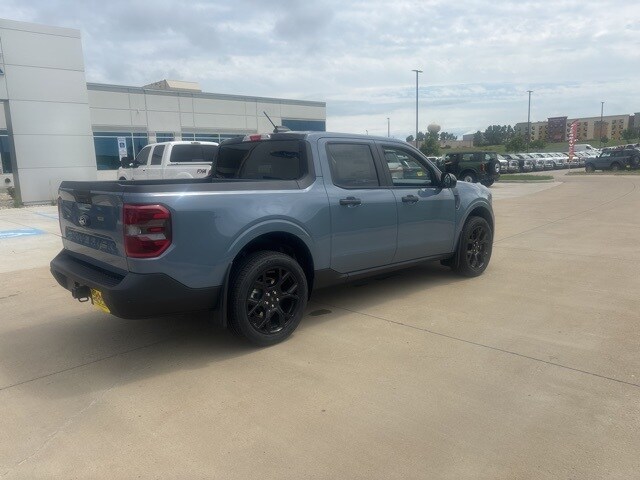 2025 Ford Maverick XLT photo 2
