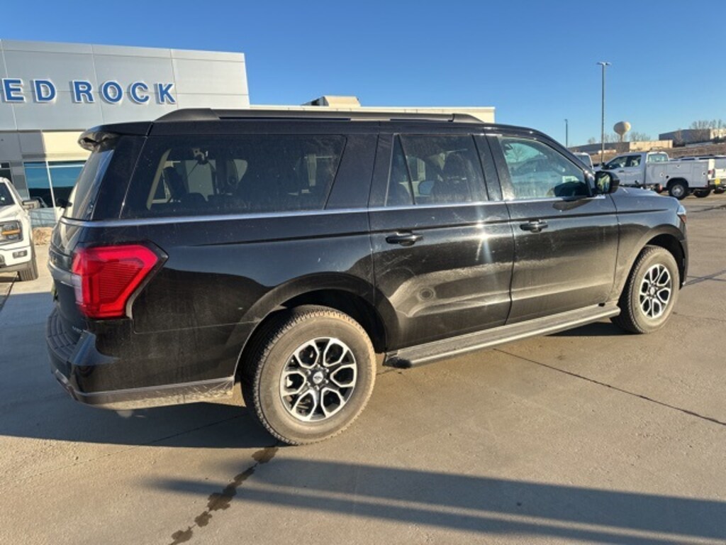 Used 2024 Ford Expedition Max XLT SUV