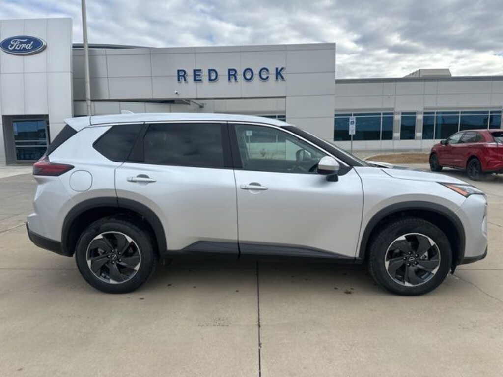 Used 2024 Nissan Rogue SV SUV