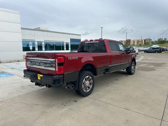2025 Ford F-250 King Ranch photo 2