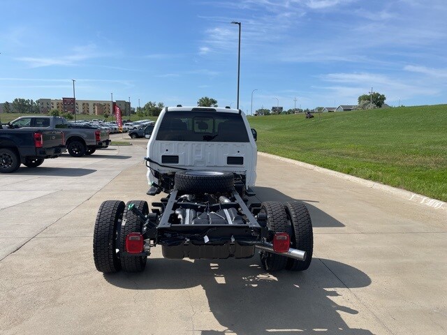 2025 Ford F-550 XL photo 4