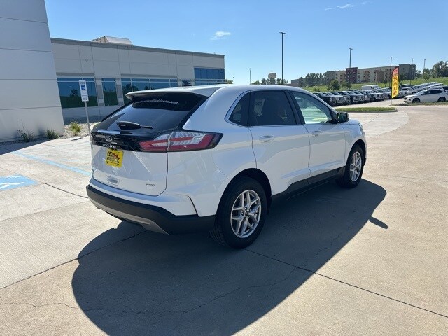 2024 Ford Edge SEL photo 4