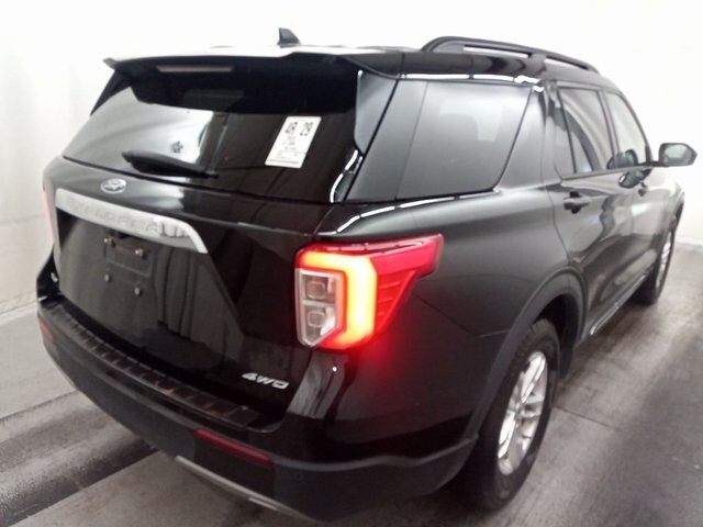 2023 Ford Explorer XLT photo 3