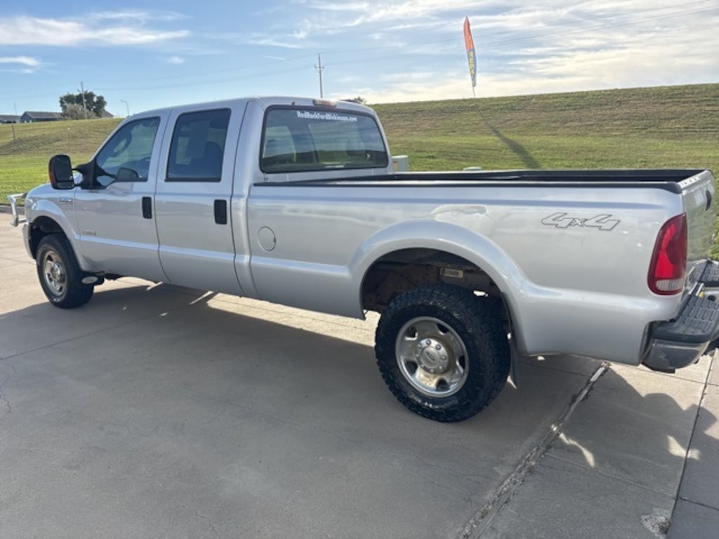 Used 2007 Ford F-250  Truck Crew Cab
