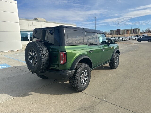 2025 Ford Bronco Badlands photo 3
