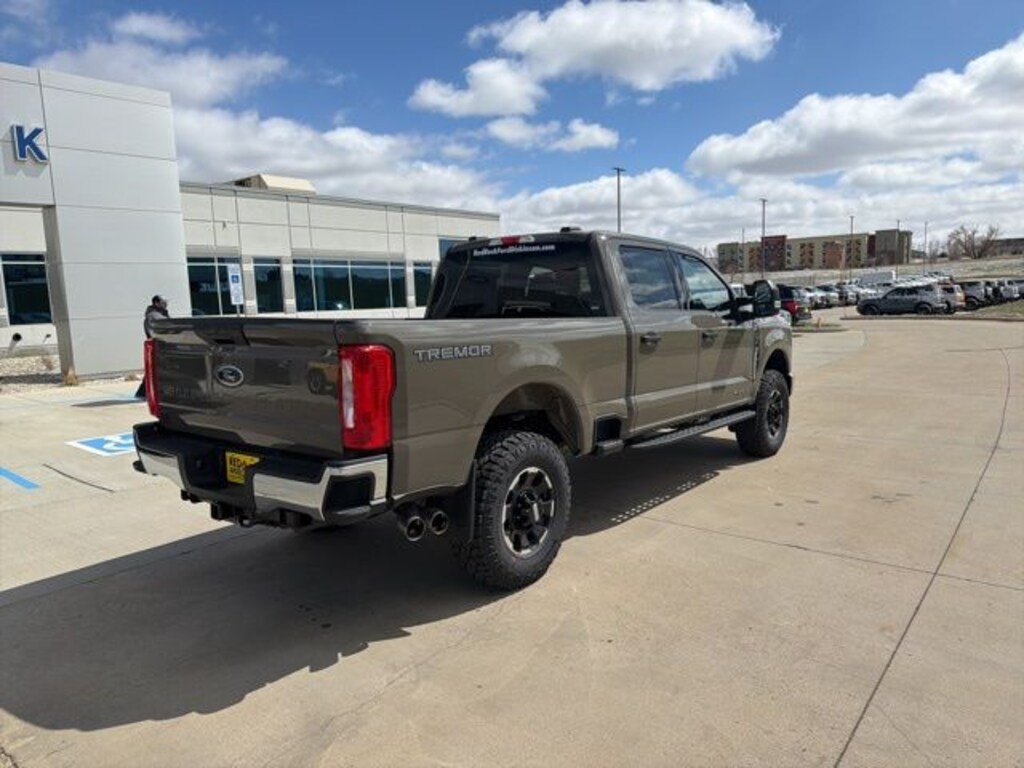New 2026 Ford F-250 XLT Truck Crew Cab
