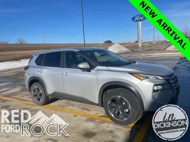 2024 Nissan Rogue SV photo 2