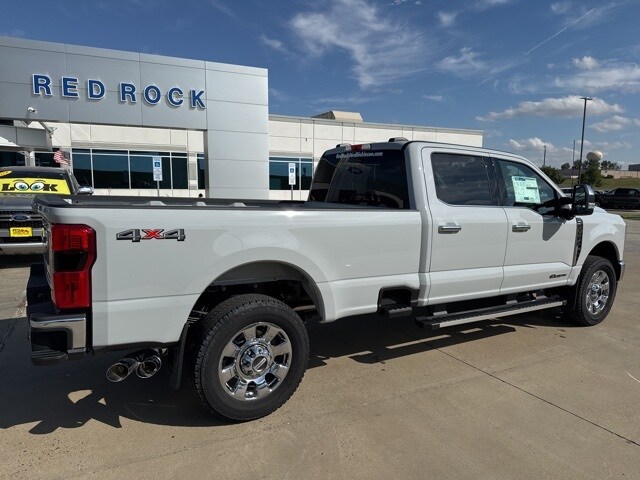 2026 Ford F-350 Lariat photo 3