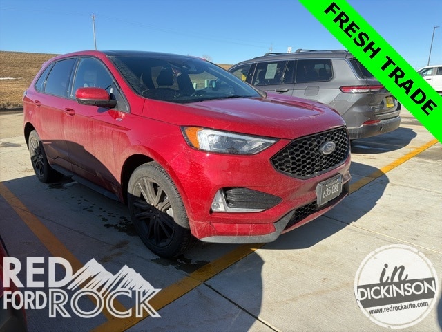 2024 Ford Edge ST photo 2