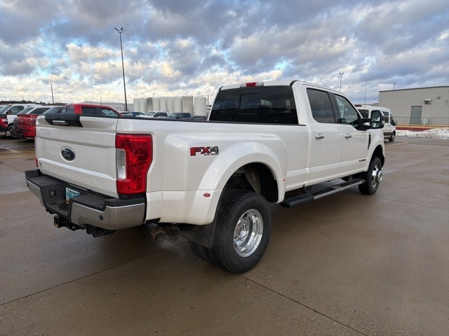 2019 Ford F-350 Lariat photo 3