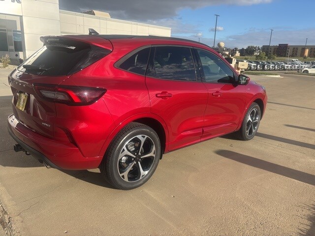 2025 Ford Escape ST-Line Elite photo 3