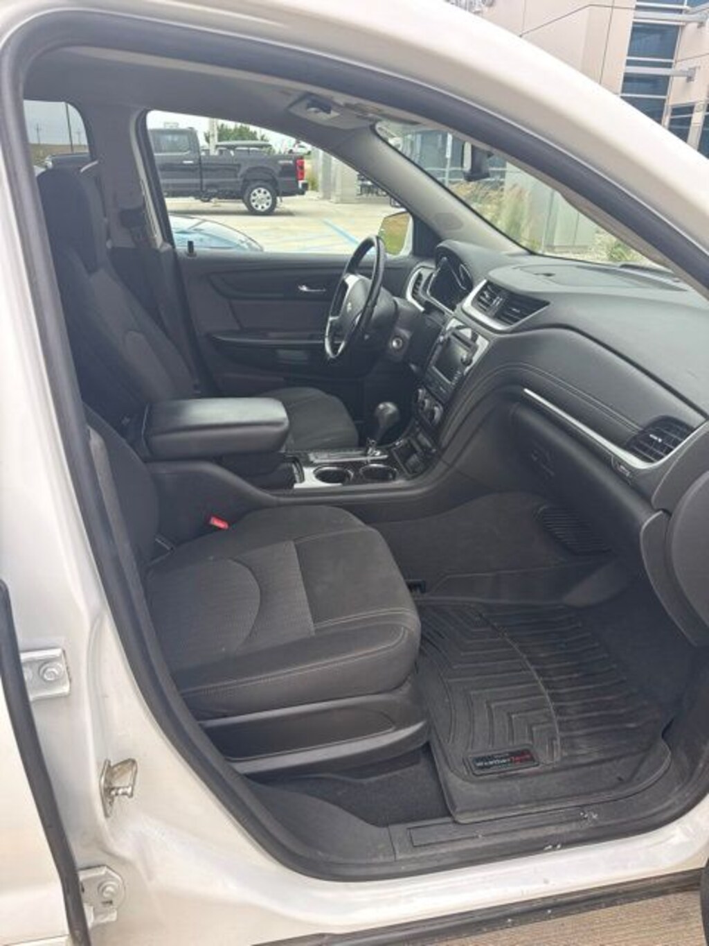 Used 2017 Chevrolet Traverse 2LT SUV