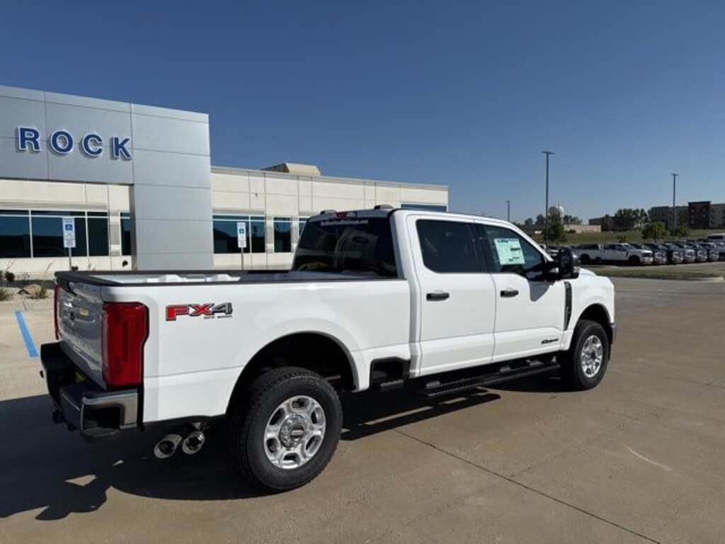 New 2026 Ford F-250 XLT Truck Crew Cab