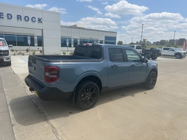 2025 Ford Maverick XLT photo 2