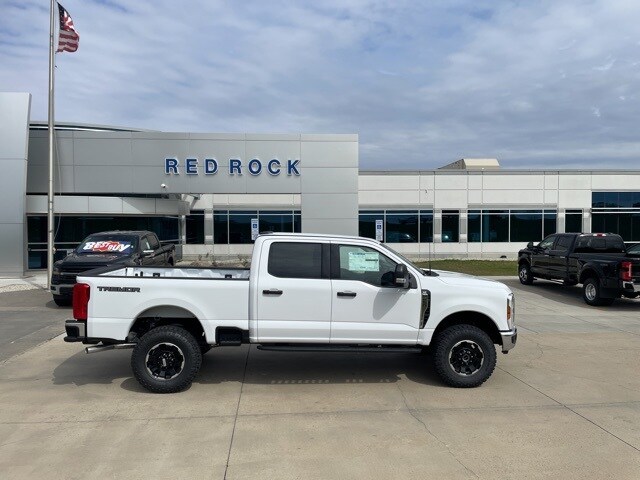 2025 Ford F-250 XLT photo 2
