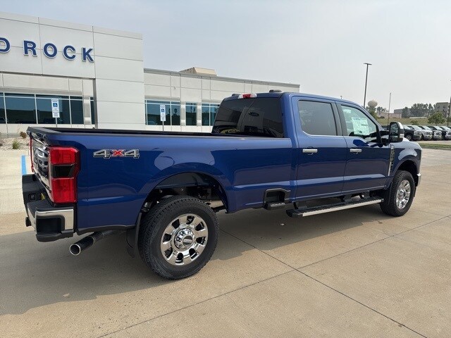 2026 Ford F-350 Lariat photo 2