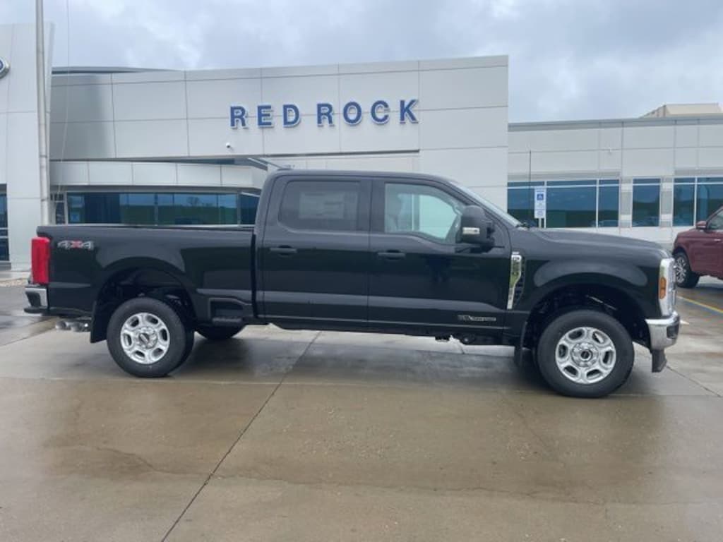 New 2026 Ford F-250 XLT Truck Crew Cab