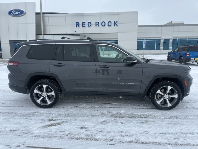 2023 Jeep Grand Cherokee Limited photo 3