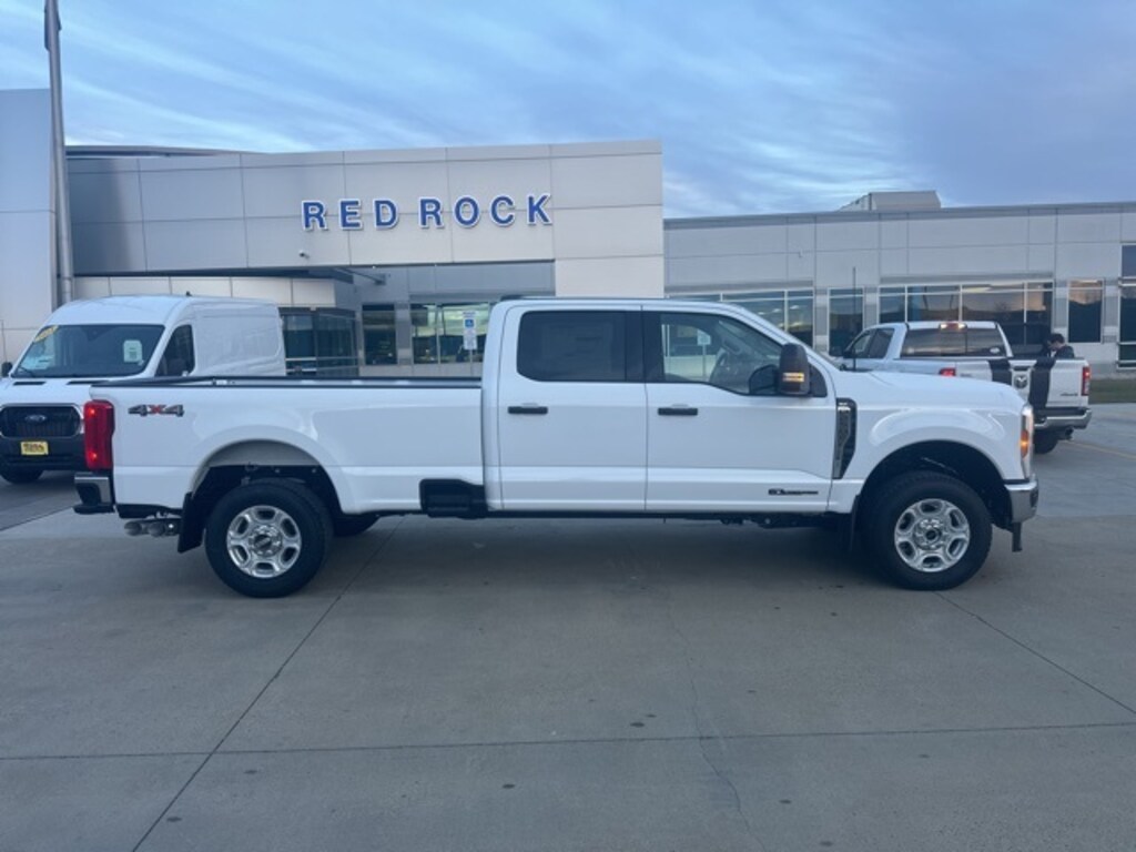 New 2026 Ford F-250 XLT Truck Crew Cab
