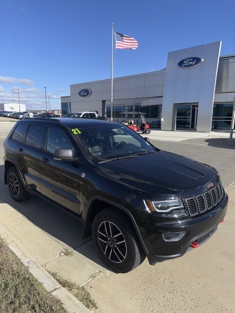 2021 Jeep Grand Cherokee Trailhawk photo 2