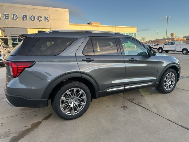 2025 Ford Explorer Platinum photo 2