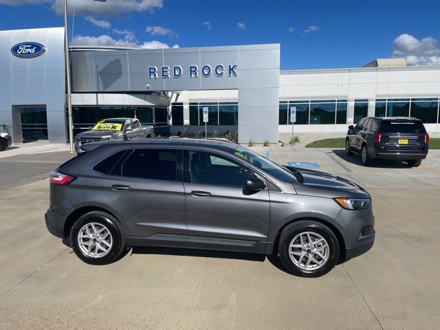 2024 Ford Edge SEL photo 2