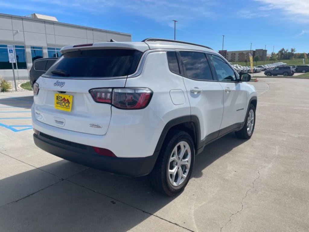 Used 2024 Jeep Compass Latitude SUV