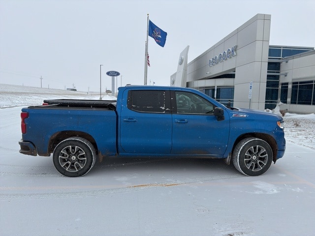 2022 Chevrolet Silverado 1500 RST photo 3