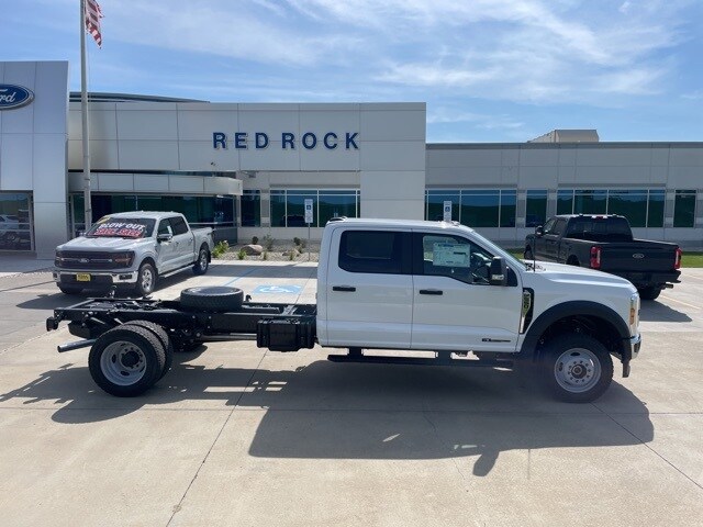2025 Ford F-550 XL photo 2