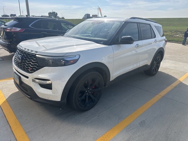 2020 Ford Explorer ST photo 2
