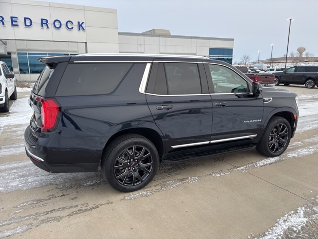 Used 2024 GMC Yukon SLT SUV